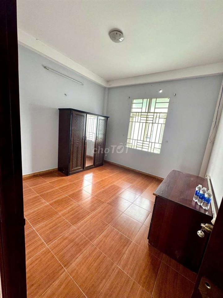 CHO THUÊ NHÀ GIÁ RẺ 4PN 4WC 9TR