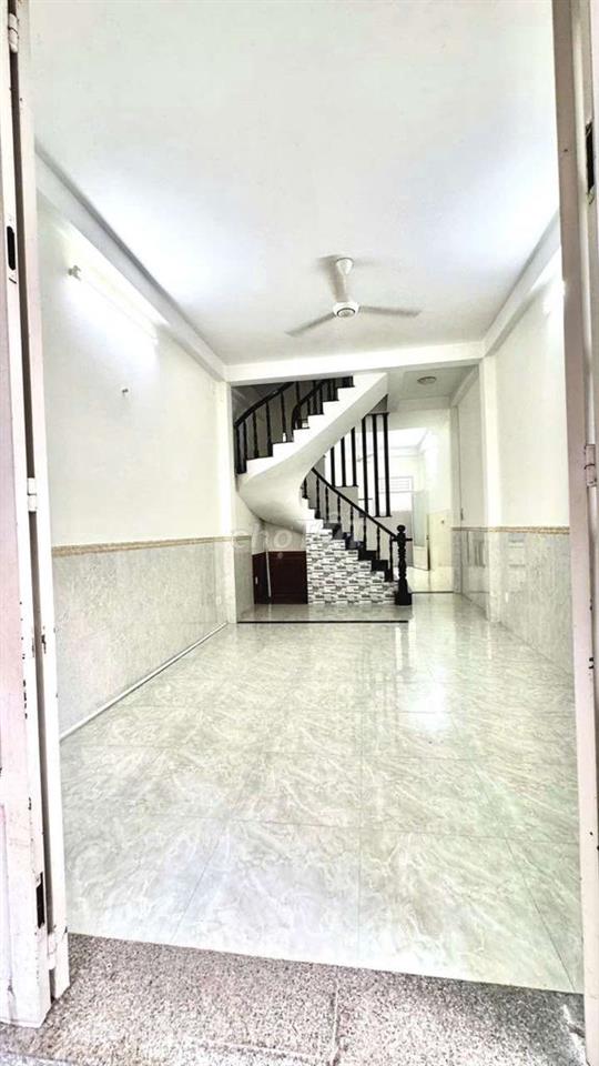 CHO THUÊ NHÀ GIÁ RẺ 4PN 4WC 9TR