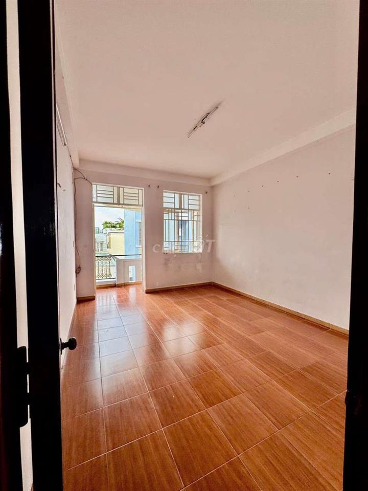 CHO THUÊ NHÀ GIÁ RẺ 4PN 4WC 9TR