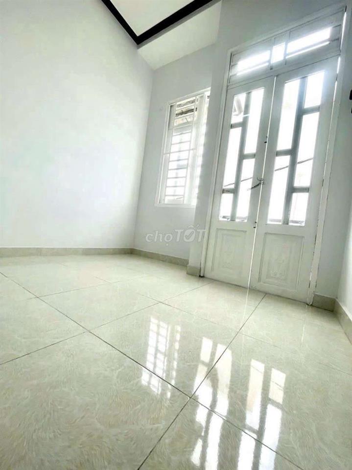 CHO THUÊ NHÀ MẶT TIỀN 2PN 2WC 5TRIEU 