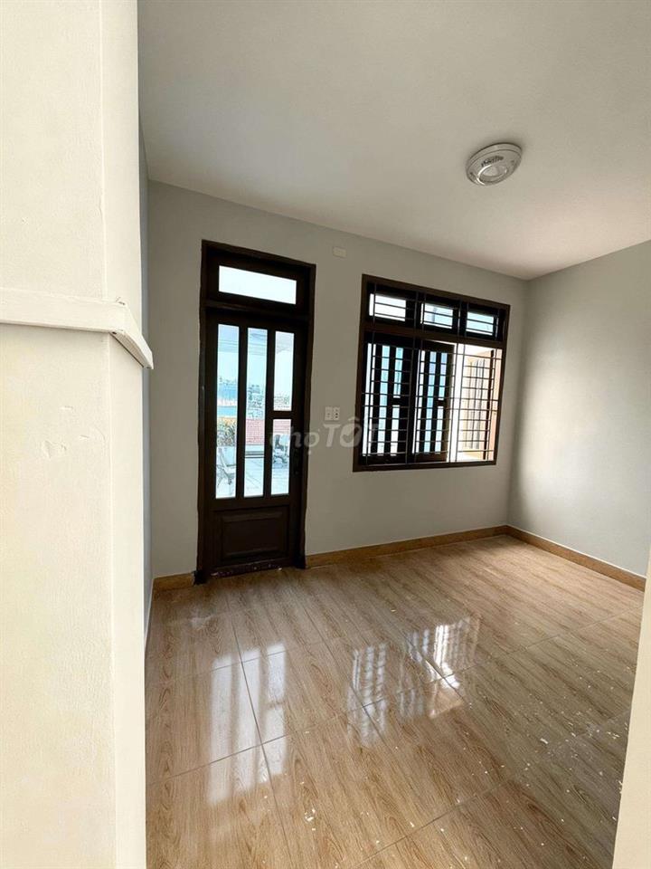 CHO THUÊ NHÀ MT 5PN GIÁ 15TR