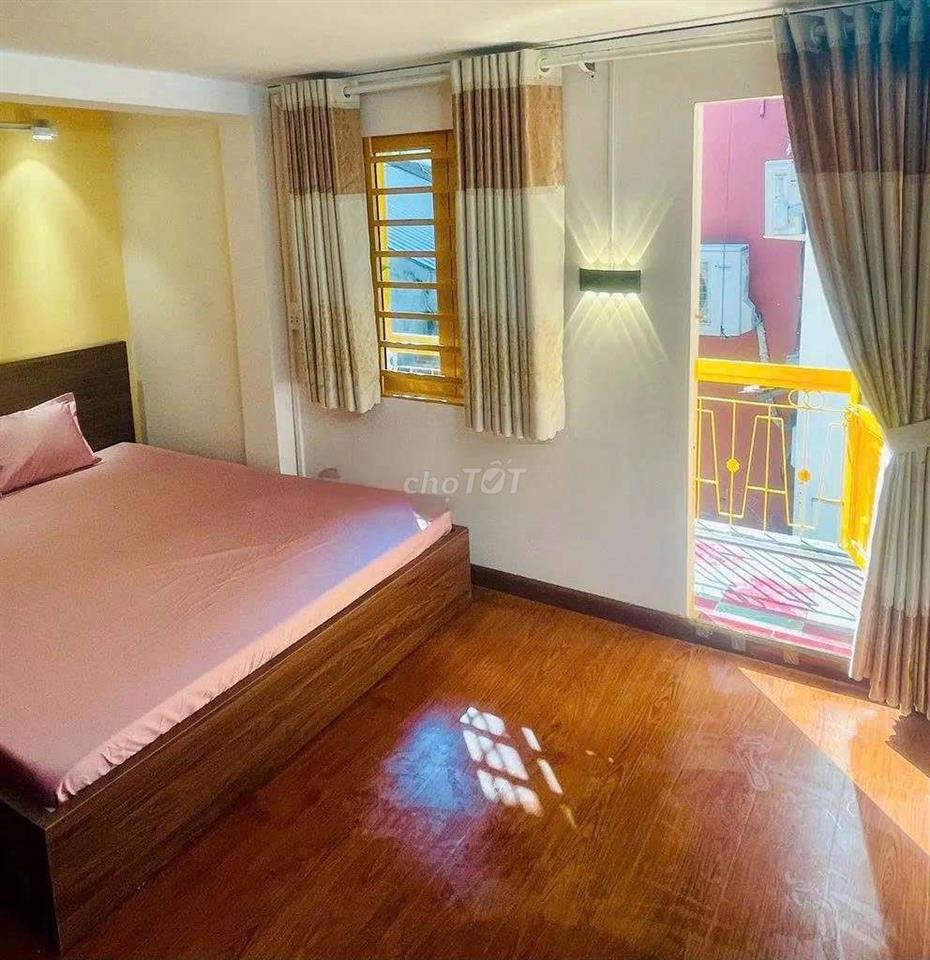 CHO THUÊ NHÀ FUN NỘI THẤT Q1 2PN 2WC 