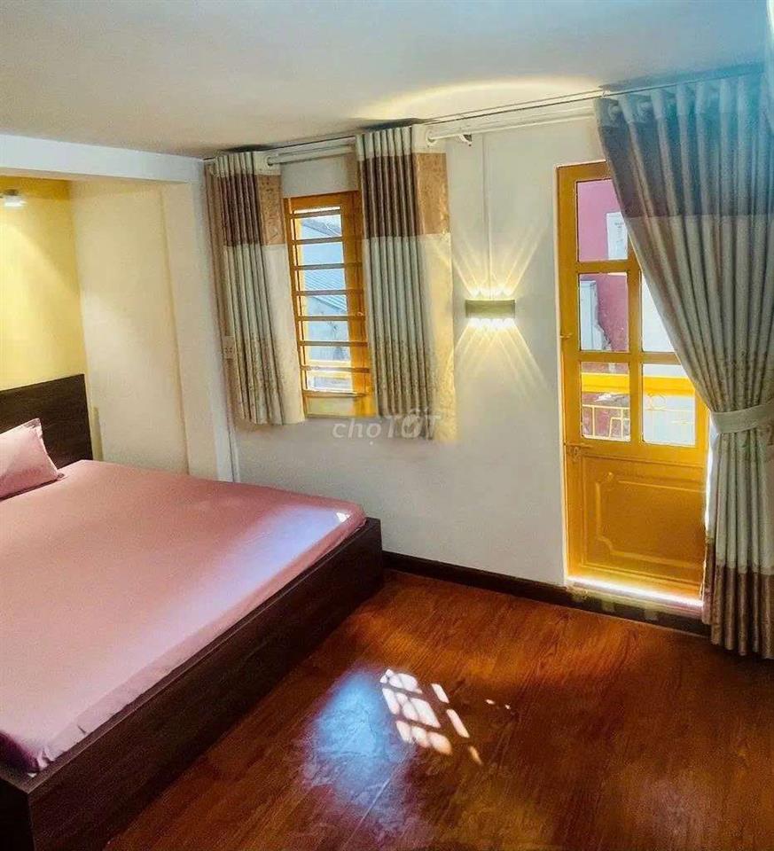 CHO THUÊ NHÀ FUN NỘI THẤT Q1 2PN 2WC 