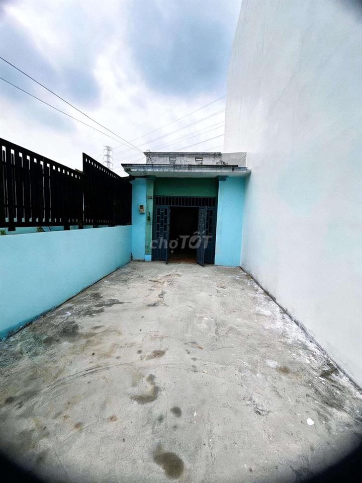 CHO THUÊ NHÀ DT RỘNG 150M CÓ SÂN XE ỎTO 5.5TR