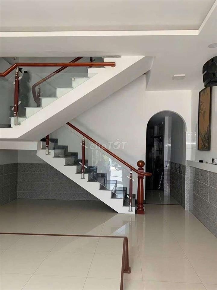 CHO THUÊ NHÀ FUN NỘI THẤT MT GIÁ 10TR 