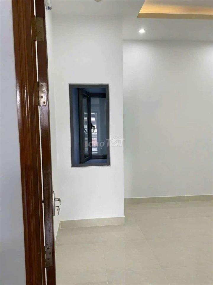 CHO THUÊ NHÀ GIÁ RẺ 4PN 4WC 16TR CHỢ GV 