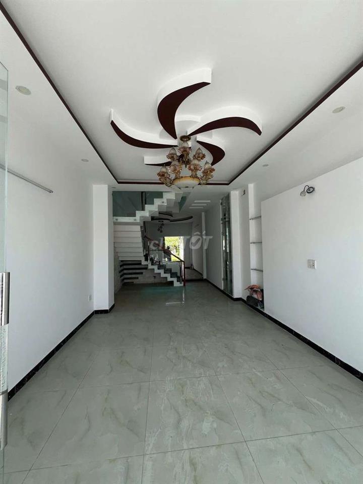 CHO THUÊ NHÀ ĐẸP MT GIÁ RẺ 4PN 12TR