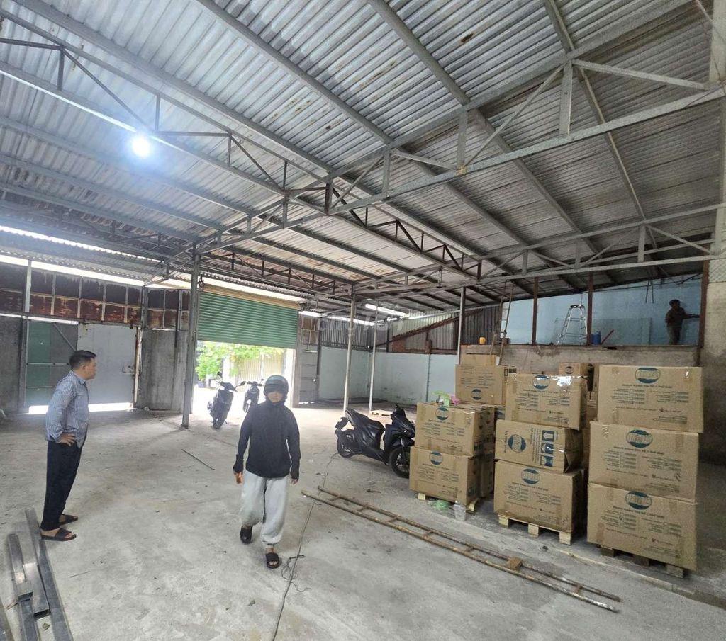 CHO THUÊ KHO,XƯỞNG 450M² GIÁ 28TR/T, GẦN EON TÂN PHÚ