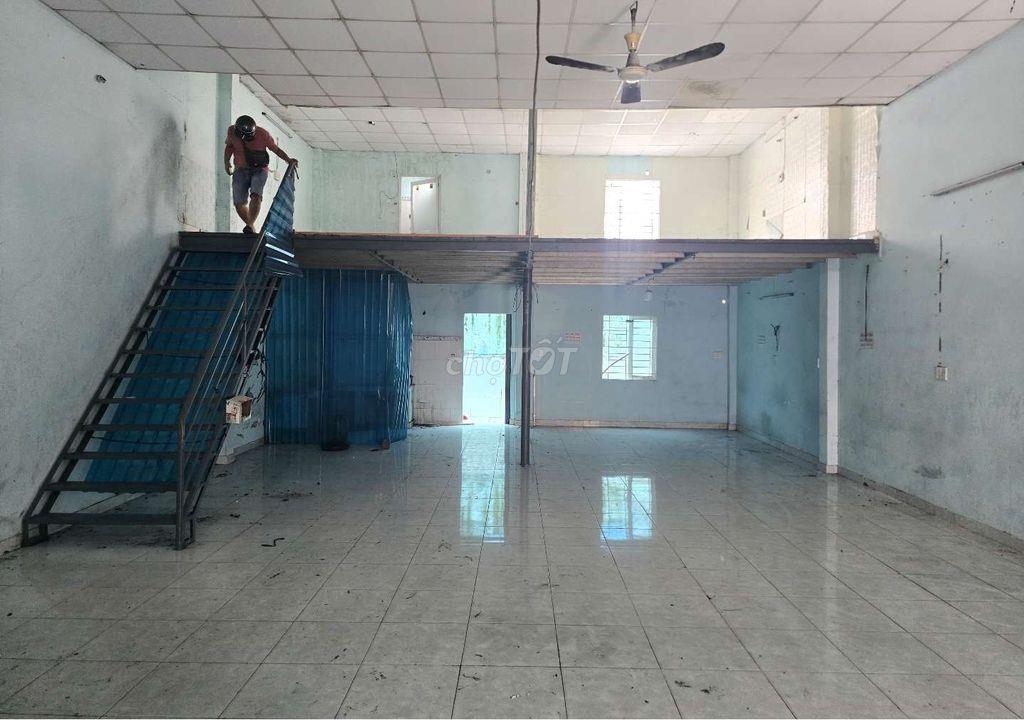 CHO THUÊ KHO,XƯỞNG 8X17M + GÁC LỬNG, GIÁ 12TR/T GẦN EON TÂN PHÚ