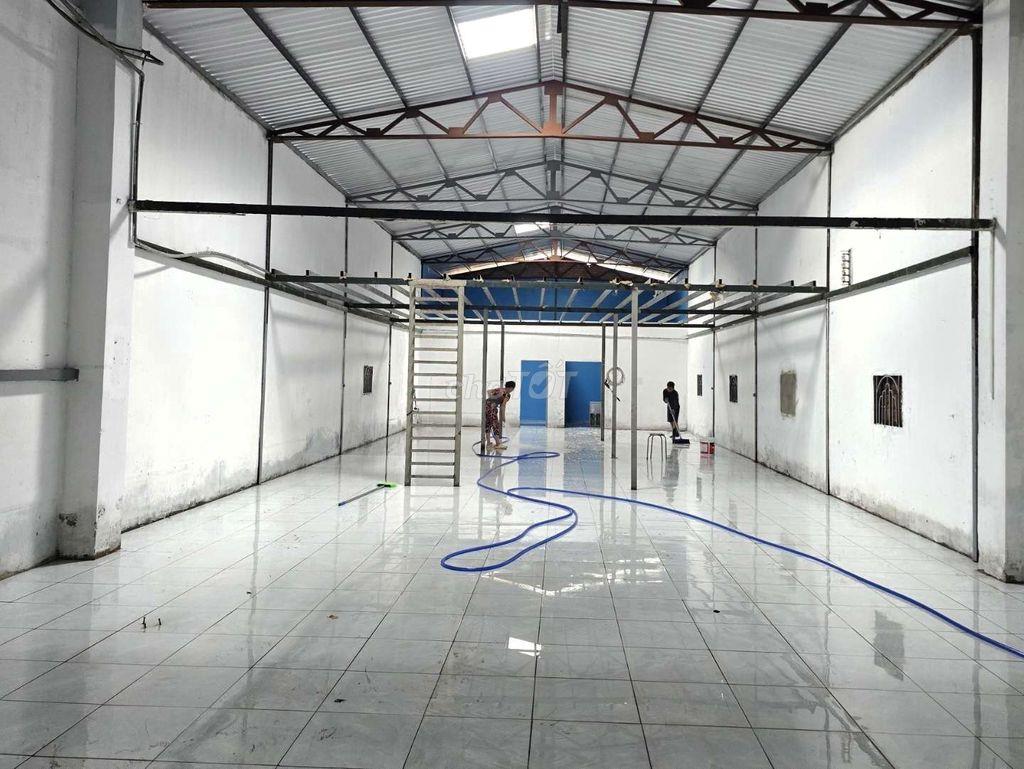 CHO THUÊ KHO,XƯỞNG 350M² GIÁ 30TR/T, HẺM LÊ TRỌNG TẤN 