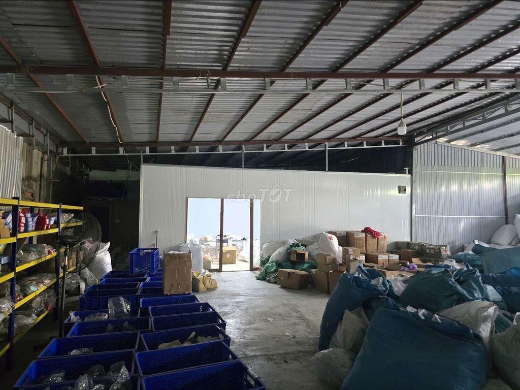 CHO THUÊ KHO,XƯỞNG 300M² GIÁ 26TR/T, Đ XE CÔNG 40F KCN TÂN BÌNH 