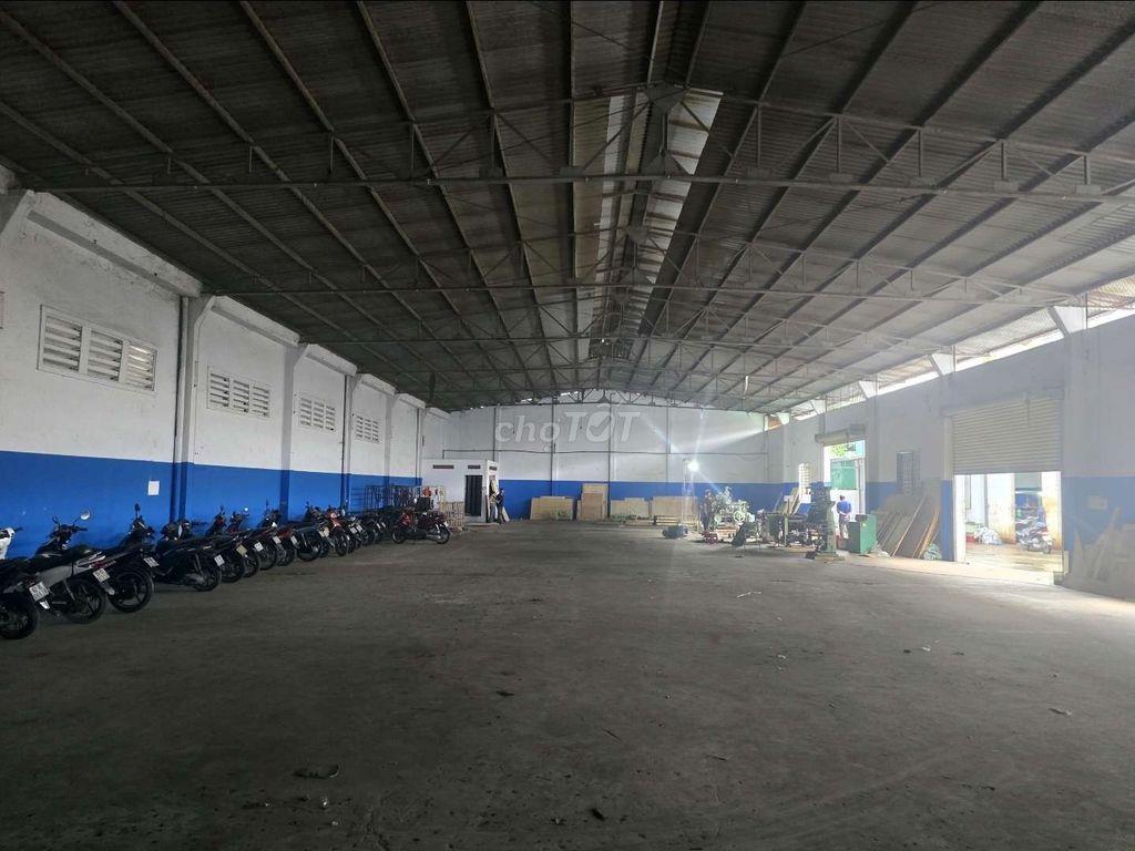 CHO THUÊ KHO,XƯỞNG 500M² GIÁ 40TR/T, Đ XE LỚN LÊ TRỌNG TẤN 