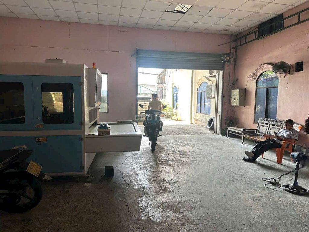 CHO THUÊ KHO,XƯỞNG 1000M² GIÁ 60TR/T, NGAY NGÃ TƯ GÒ MÂY