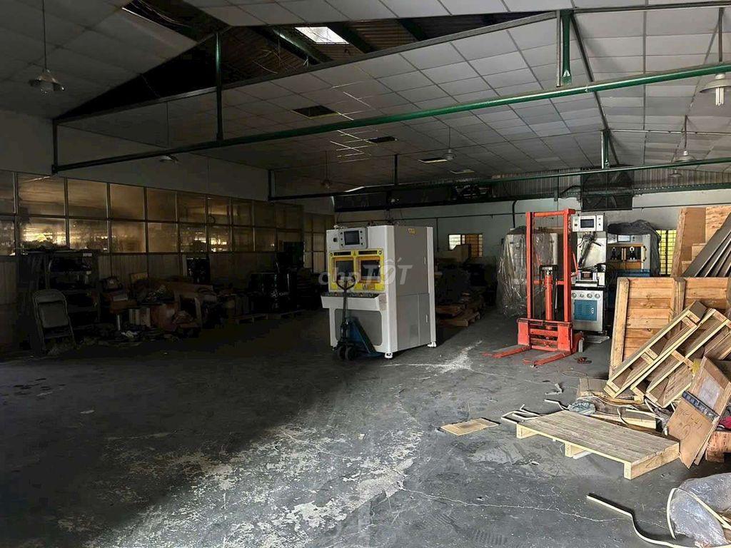 CHO THUÊ KHO,XƯỞNG 1000M² GIÁ 60TR/T, NGAY NGÃ TƯ GÒ MÂY