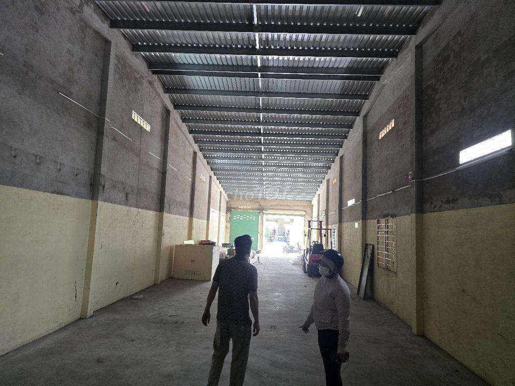 CHO THUÊ KHO,XƯỞNG 210M² GIÁ 17TR/T, Đ XE CÔNG 40F NGAY CẦU THAM LƯƠNG