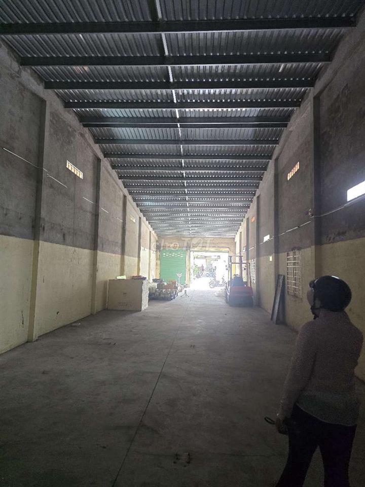 CHO THUÊ KHO,XƯỞNG 210M² GIÁ 17TR/T, Đ XE CÔNG 40F NGAY CẦU THAM LƯƠNG