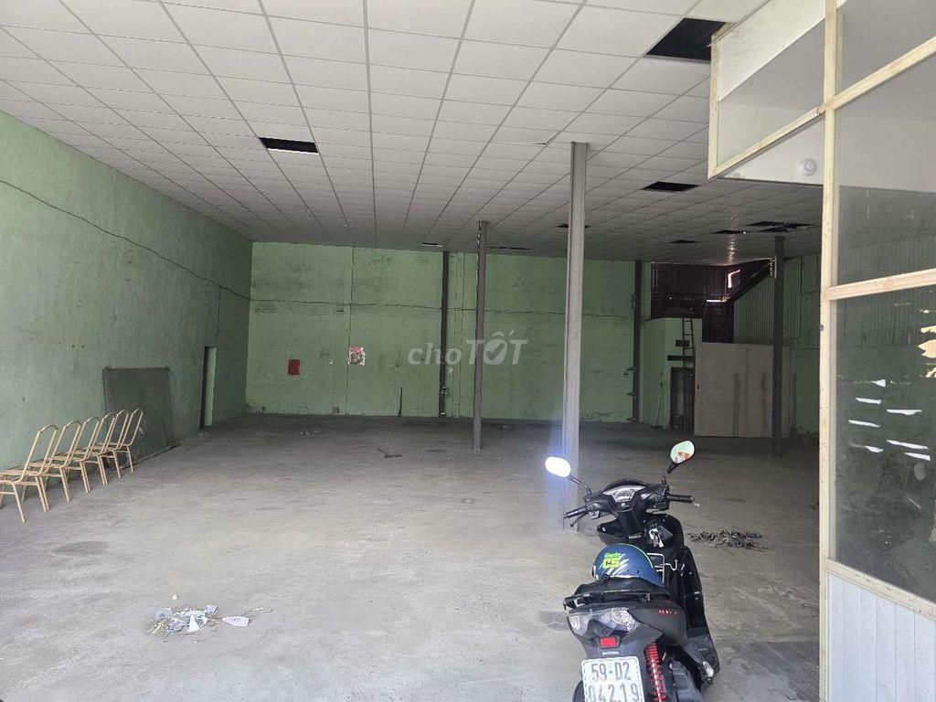 CHO THUÊ KHO,XƯỞNG 300M² Y HÌNH, GIÁ 25TR//T, Đ LÊ TRỌNG TẤN 