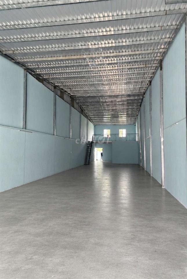 CHO THUÊ KHO,XƯỞNG 300M² GIÁ 20TR/T, Đ XE CÔNG 40F GẦN EON TÂN PHÚ