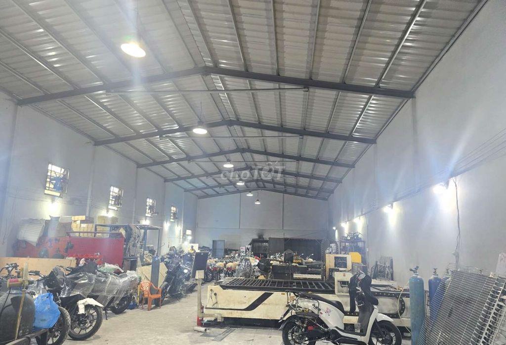 CHO THUÊ KHO,XƯỞNG 500M² GIÁ 40TR/T, Đ XE CÔNG NGAY EON TÂN PHÚ