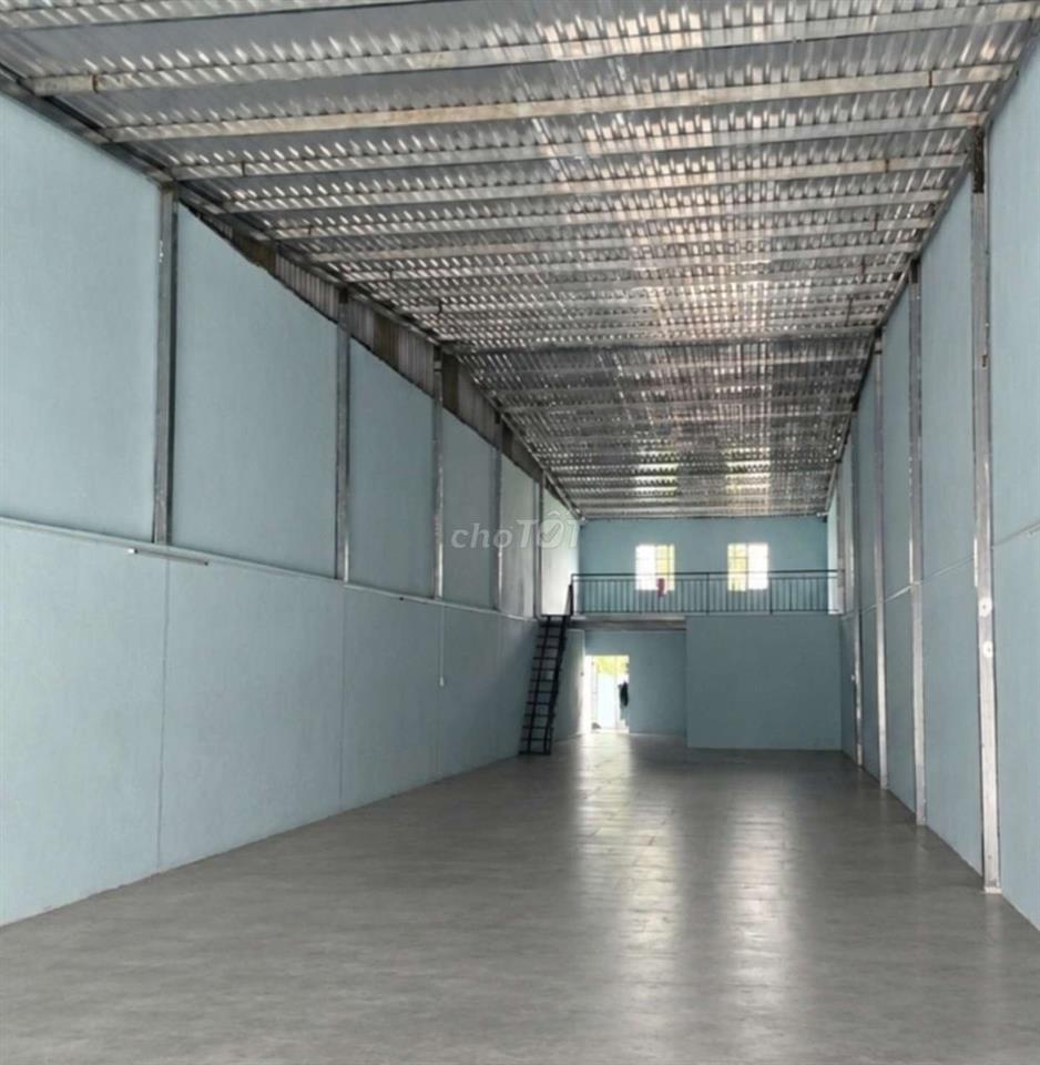 CHO THUÊ KHO,XƯỞNG 300M² GIÁ 20TR/T, Đ XE CÔNG 40F GẦN EON TÂN PHÚ