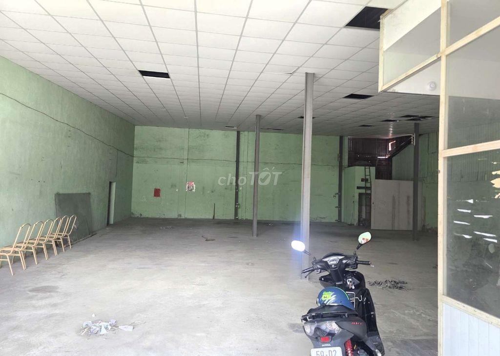 CHO THUÊ KHO,XƯỞNG 300M² GIÁ 25TR/T, NGAY NGÃ TƯ GÒ MÂY