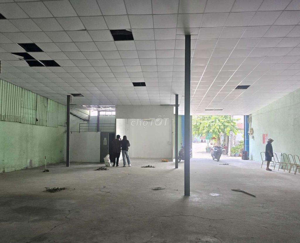 CHO THUÊ KHO,XƯỞNG 300M² GIÁ 25TR/T, NGAY NGÃ TƯ GÒ MÂY