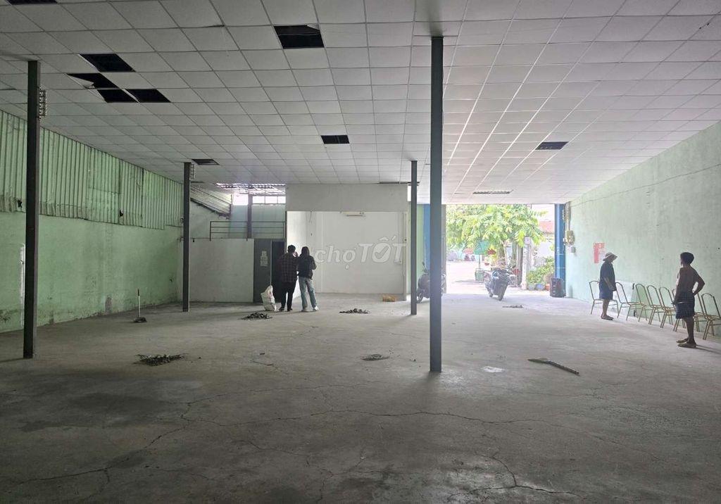 CHO THUÊ KHO,XƯỞNG 300M² GIÁ 25TR/T, NGAY NGÃ TƯ GÒ MÂY