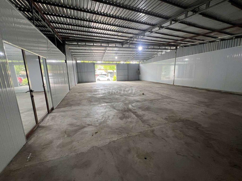 CHO THUÊ KHO,XƯỞNG 280M2 GIÁ 25TR/T, Đ XE CÔNG 40F NGAY TRƯỜNG CHINH