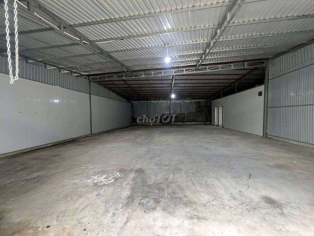 CHO THUÊ KHO,XƯỞNG 280M2 GIÁ 25TR/T, Đ XE CÔNG 40F NGAY TRƯỜNG CHINH
