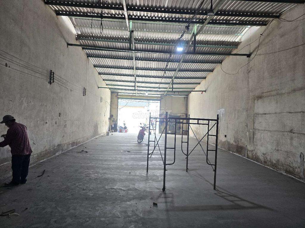 CHO THUÊ KHO,XƯỞNG 300M² GIÁ 20TR/T, Đ XE CÔNG 40F P.BÌNH HƯNG HÒA 