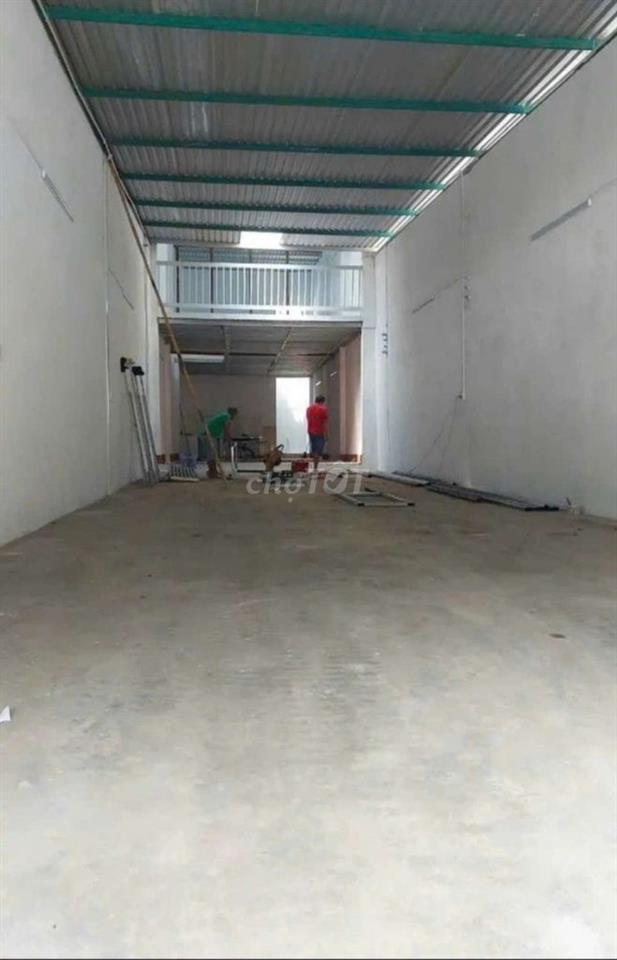CHO THUÊ KHO,XƯỞNG 5X30M GIÁ 13TR/T, Đ LÊ TRỌNG TẤN 