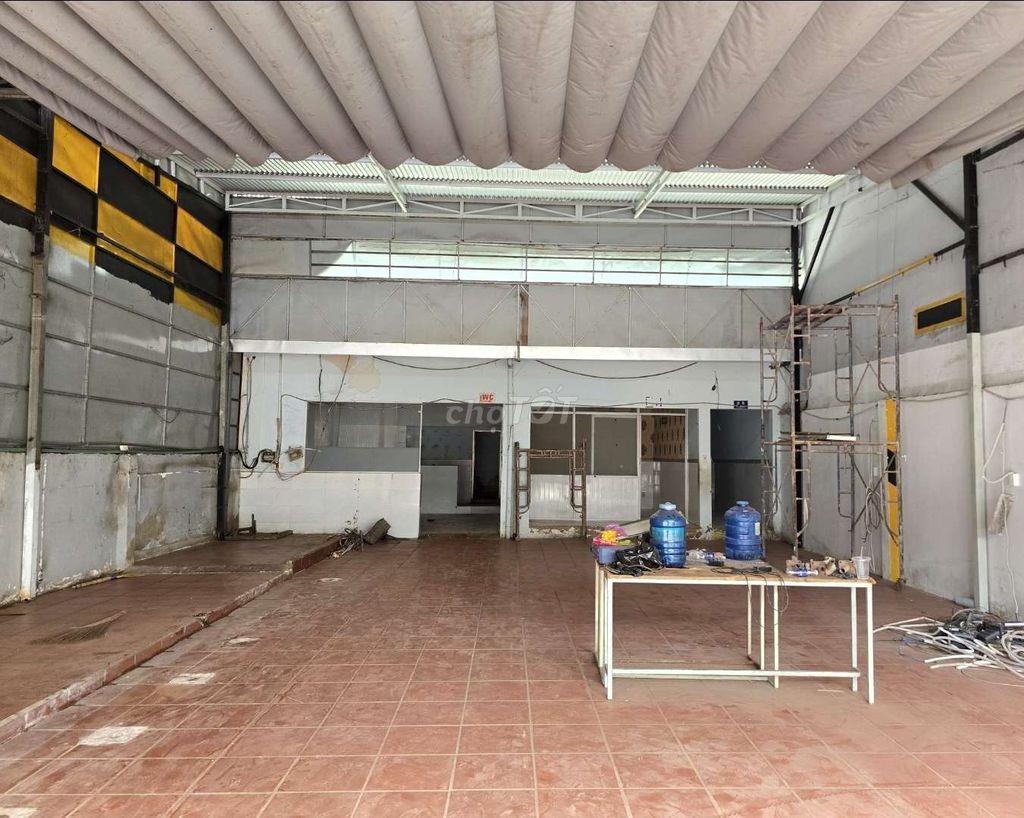 CHO THUÊ KHO,XƯỞNG 10X26M GIÁ 18TR/T, Đ 16M NGAY EON TÂN PHÚ