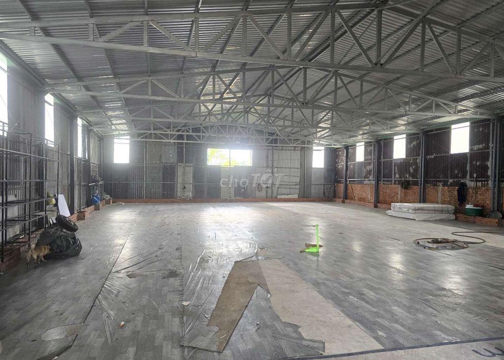 CHO THUÊ KHO,XƯỞNG SẢN XUẤT 400M² GIÁ 30TR//T, Đ LÊ TRỌNG TẤN 