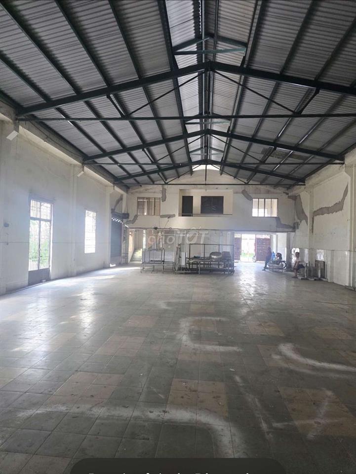 CHO THUÊ KHO,XƯỞNG 360M² GIÁ 32TR/T, Đ LÊ TRỌNG TẤN 