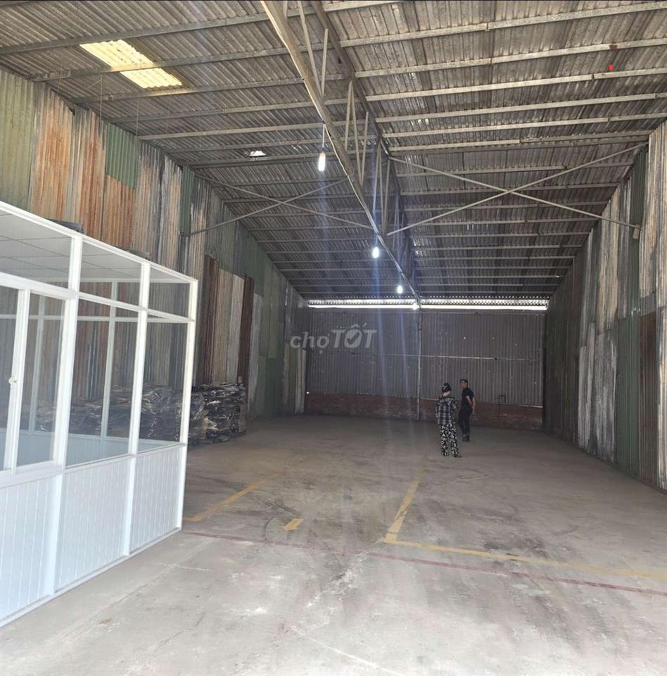 CHO THUÊ KHO,XƯỞNG 10X25M ,Đ XE CÔNG VÀO 24/24 KCN TÂN BÌNH 