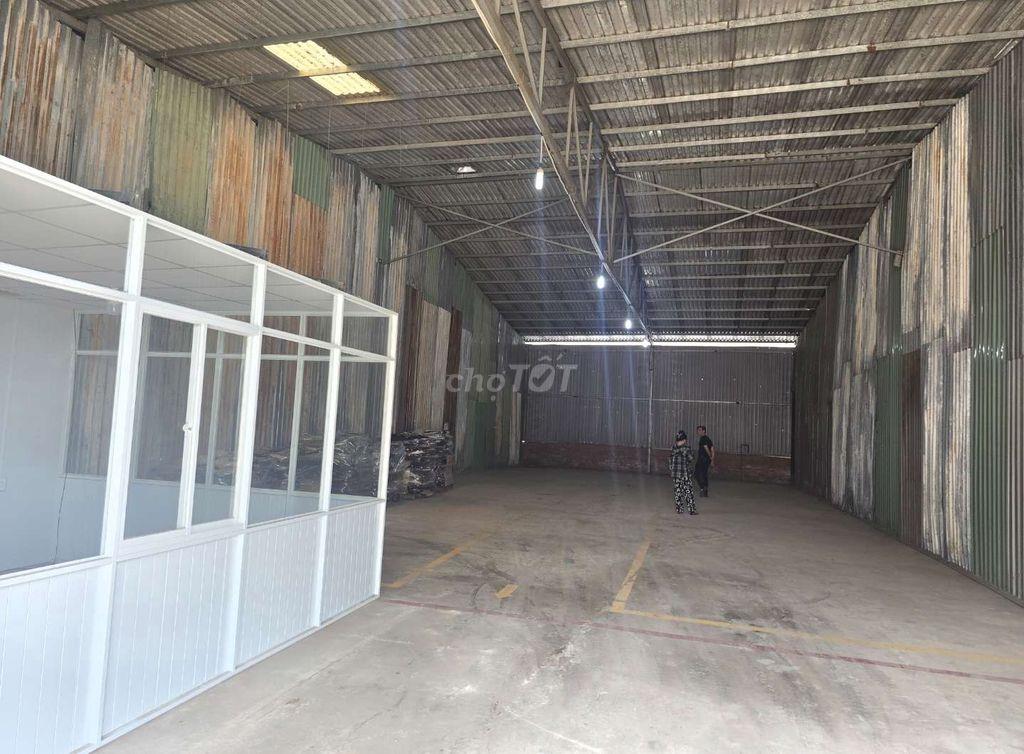 CHO THUÊ KHO,XƯỞNG 10X25M ,Đ XE CÔNG VÀO 24/24 KCN TÂN BÌNH 