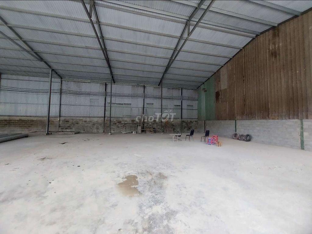 CHO THUÊ KHO,XƯỞNG 500M² GIÁ 40TR//T, Đ XE CÔNG NGAY TRƯỜNG CHINH 