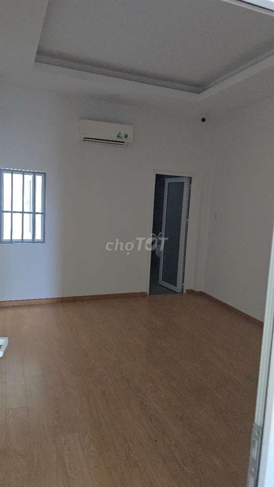 CHO THUÊ NHÀ 4X20M TRỆT LỬNG 2LẦU, NGAY EON TÂN PHÚ