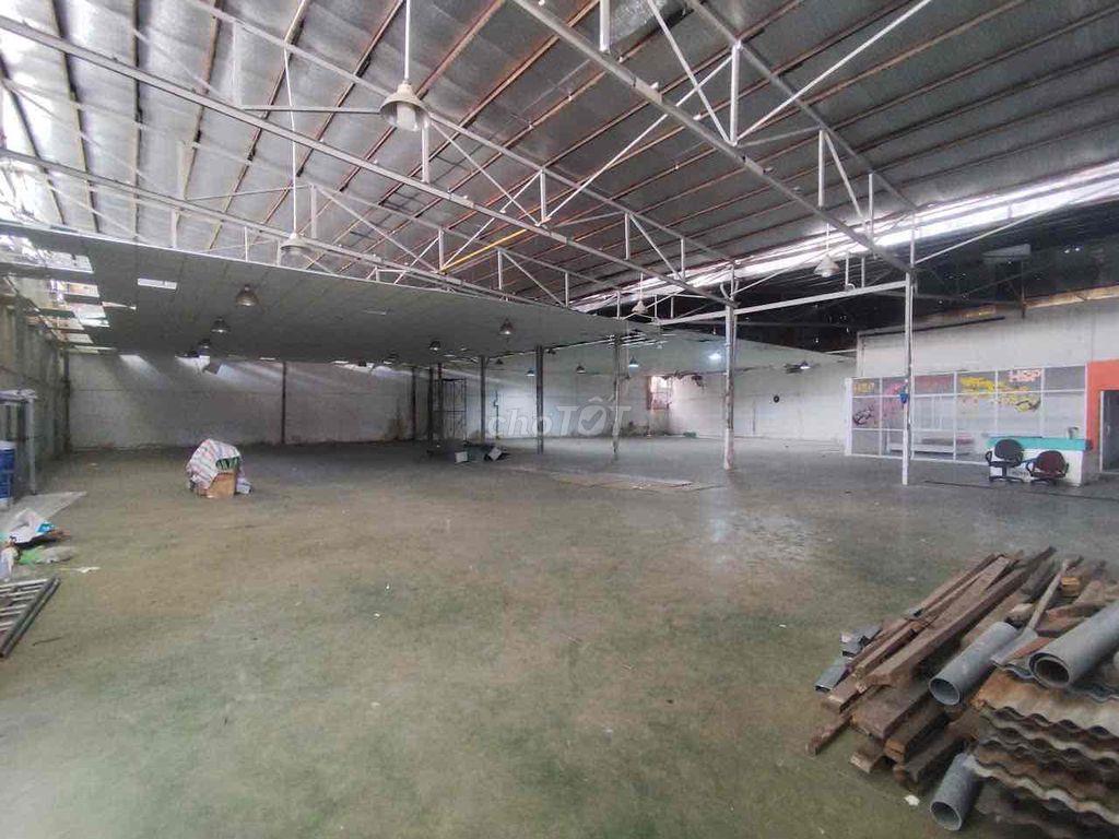 Kho Xưởng 850m và 500m Ngay Vòng Xoay Công Viên Phú Lâm
