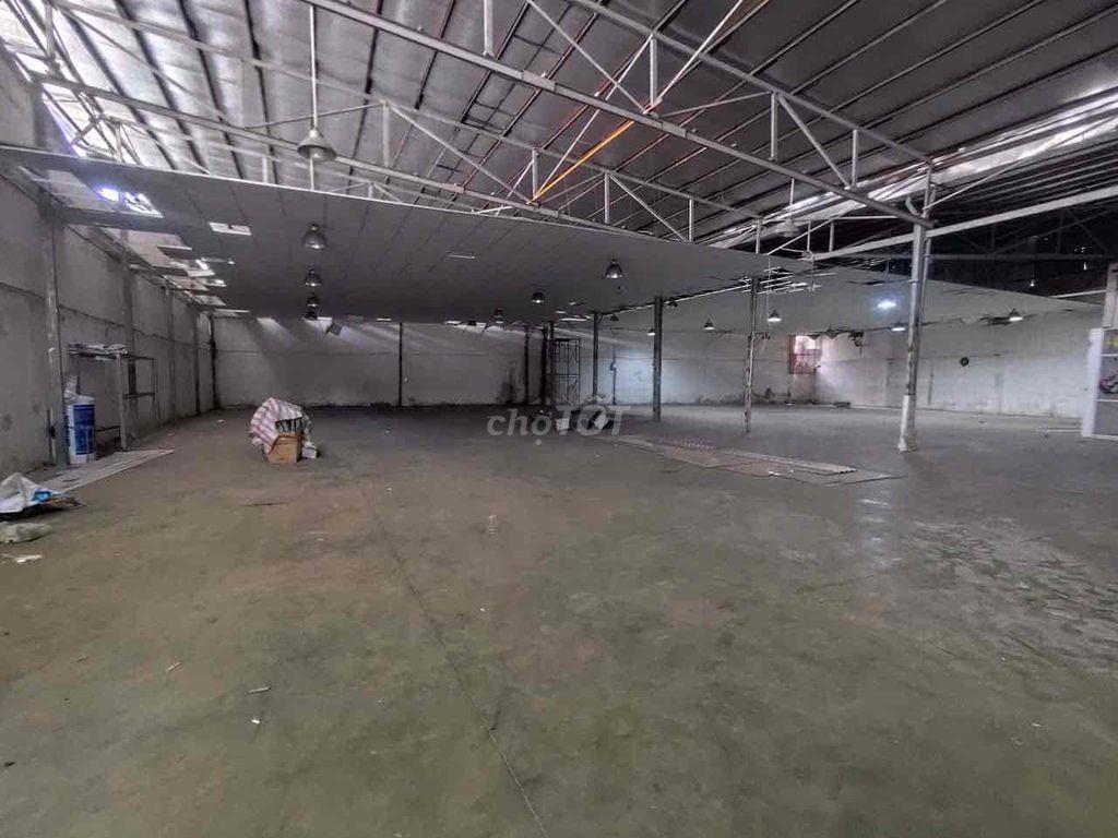 Kho Xưởng 850m và 500m Ngay Vòng Xoay Công Viên Phú Lâm