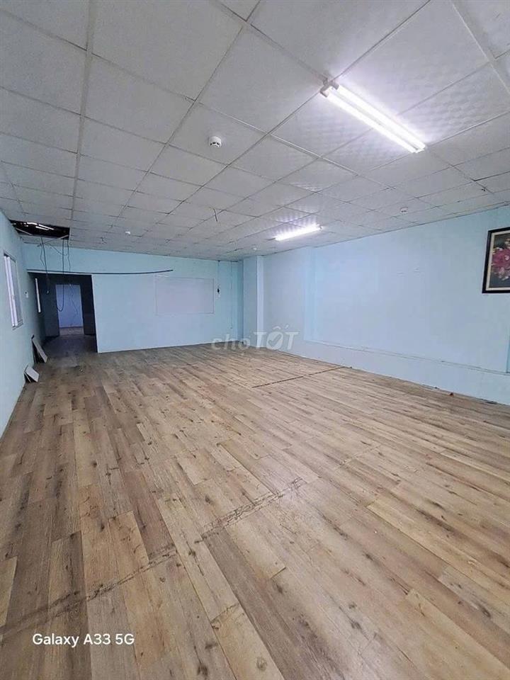Kho Xưởng + Văn Phòng (800m²) 