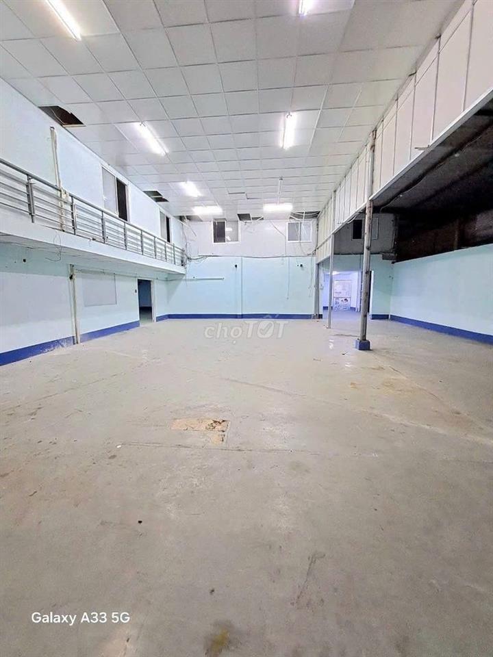 Kho Xưởng + Văn Phòng (800m²) 