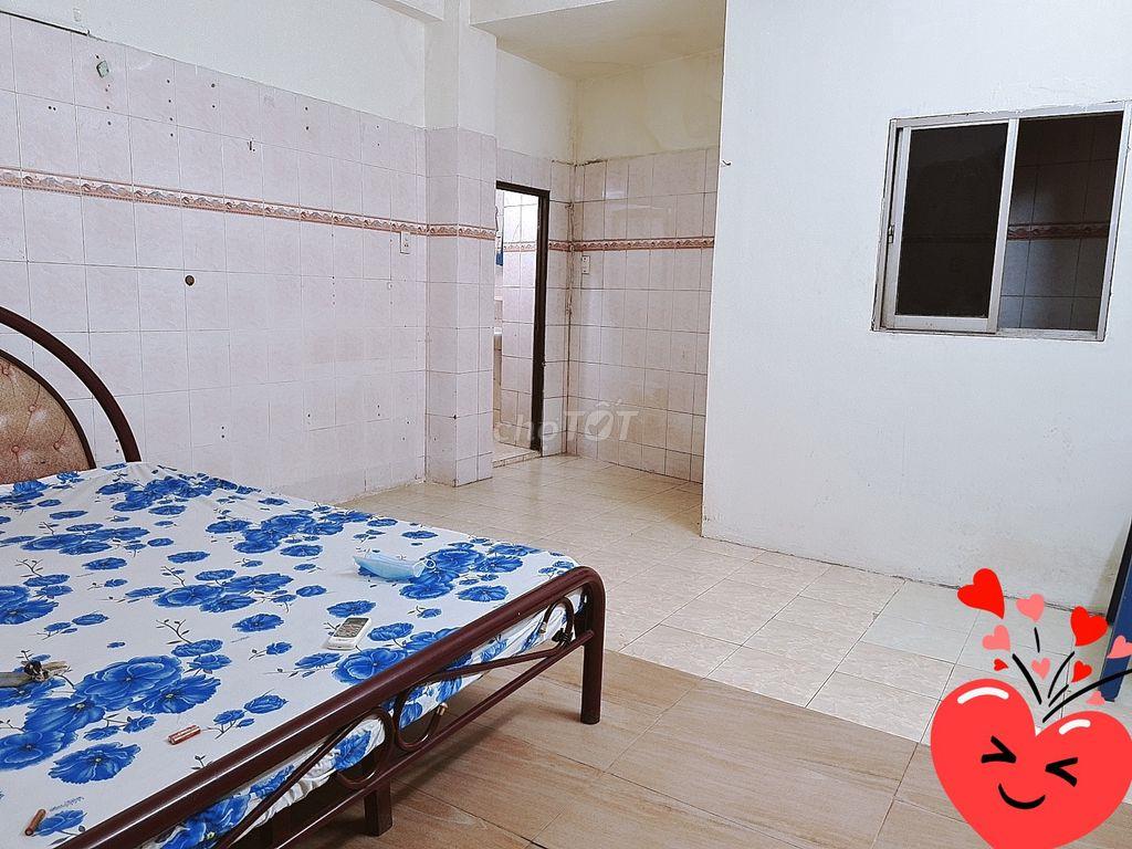 Phòng Đẹp. Máy Lạnh, Cửa Sổ, Trung Tâm Phú Nhuận
