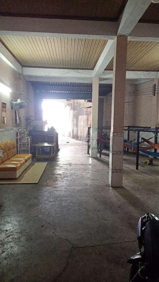 mặt tiền ql 1A. lối vào 2m