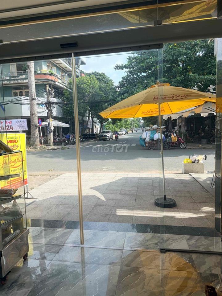 cho thuê vỉa hè bán cf hoặc thức ăn mang đi