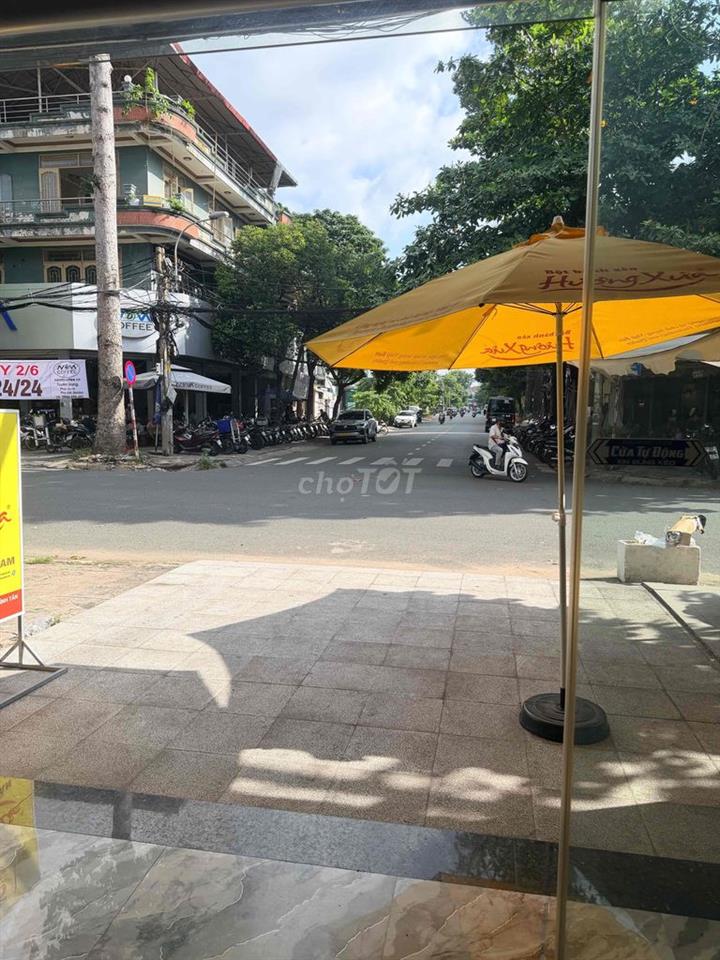 cho thuê vỉa hè bán cf hoặc thức ăn mang đi