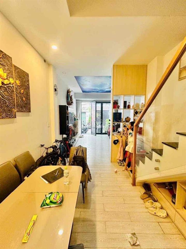 Nhà 5 tầng ngay ĐH Công Thương, DT 72m2 (4x18m) 6PN. Chỉ 7.5 tỷ