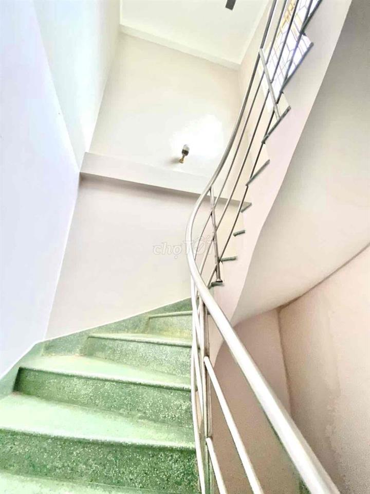 Hẻm 10m như MT Hoà Bình, gần Đầm Sen, DT 72m2 (4x18m) 3 tầng. Nhỉnh 7T