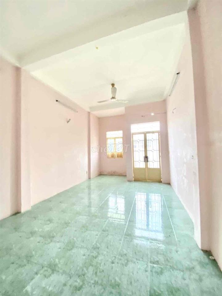 Hẻm 10m như MT Hoà Bình, gần Đầm Sen, DT 72m2 (4x18m) 3 tầng. Nhỉnh 7T