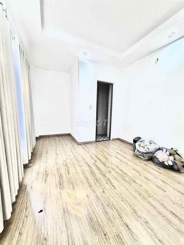 Nhà HXH 9m đối diện công viên Nguyễn Cửu Đàm, DT 5x13m, 5PN. Nhỉnh 9 T
